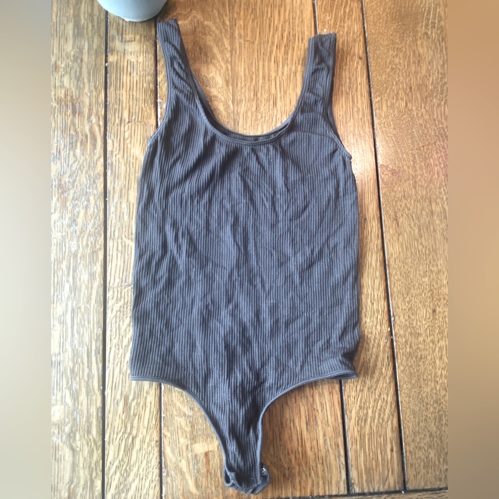 SKIMS a cotton rubbed bodysuit tank